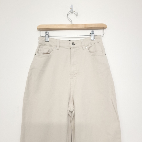 H&M Mom Loose Fit Biege Jean , size 4 - Picture 3 of 10